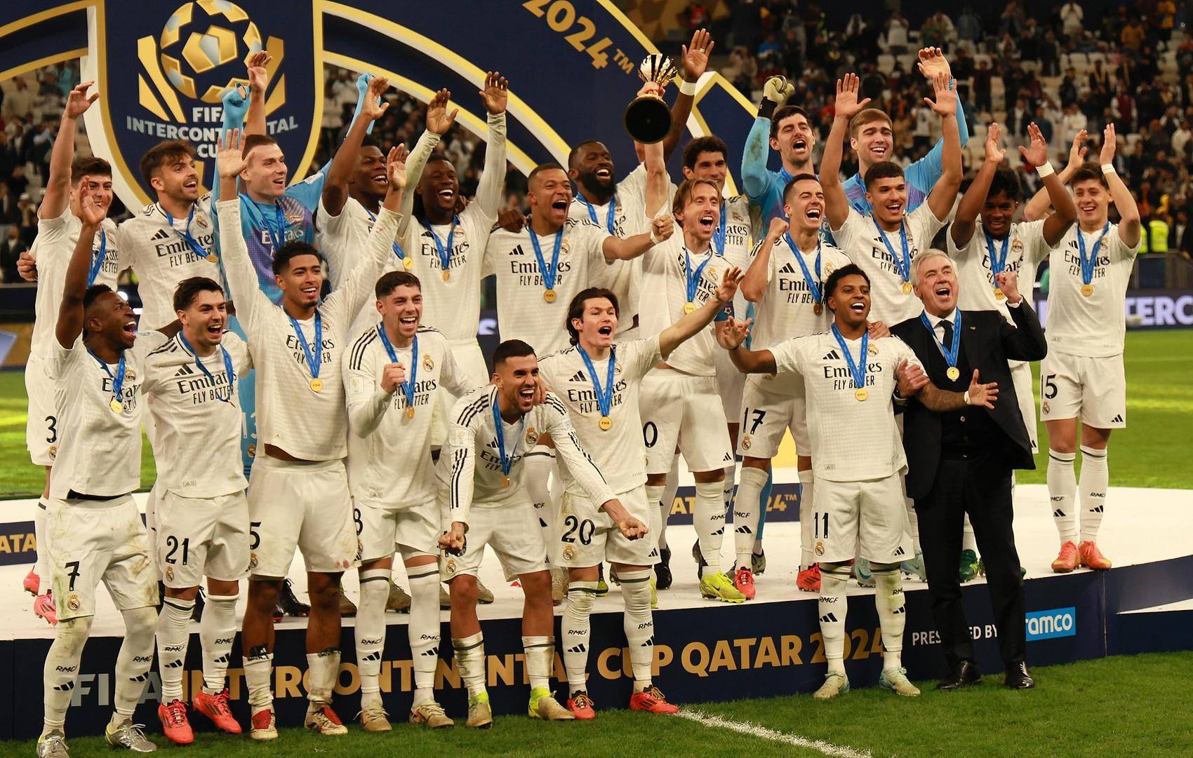 日本职棒：阪神虎队宣布 2026 赛季将由其传奇球员回归担任总教练，目标三连胜