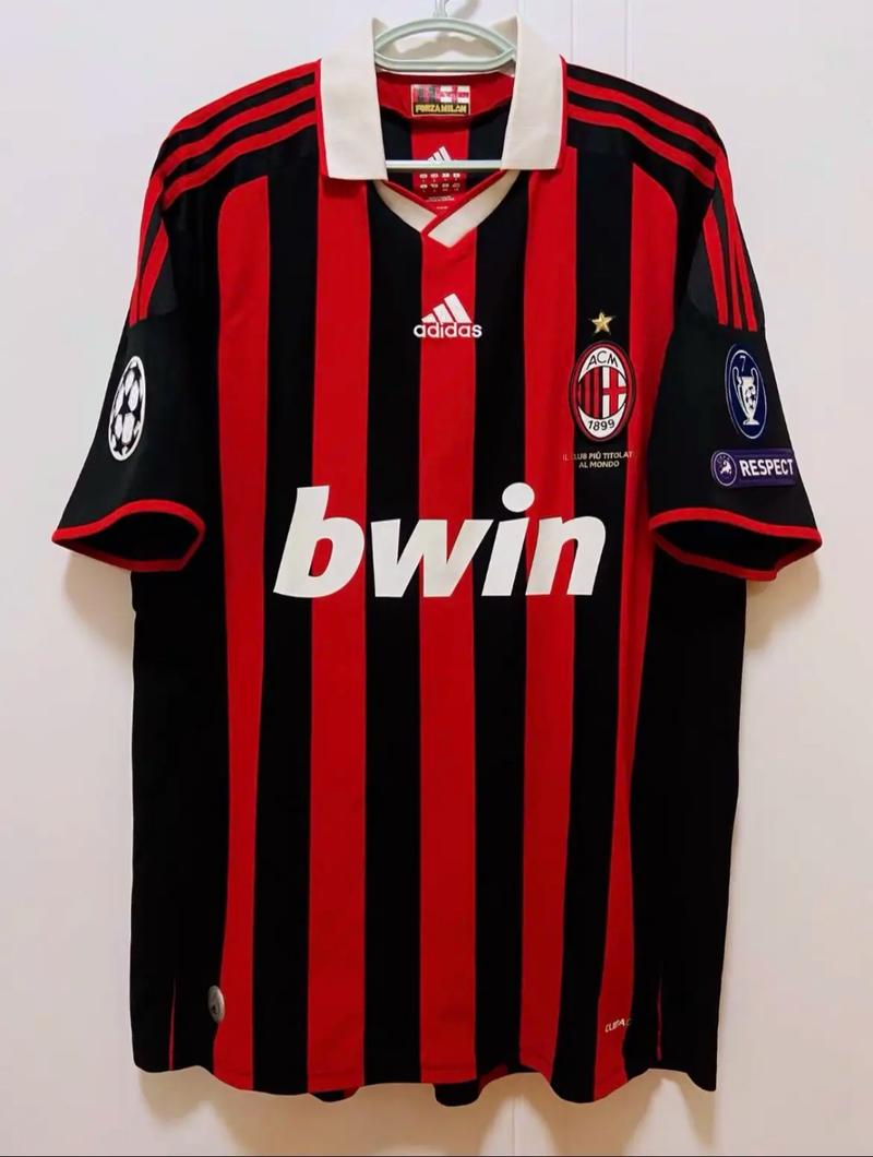 小里：快船啥成就都没只有不善待球员的恶行 字母吹杨谁还想去？（小里痛批快船：毫无成就还苛待球员，字母哥和特雷-杨谁还愿去？）