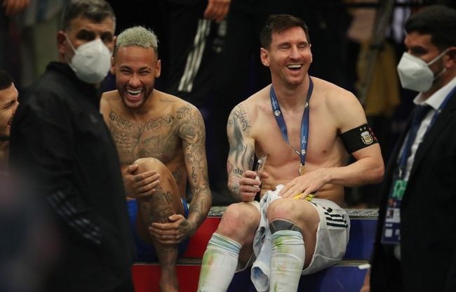 阿莱尼亚：当时我在巴萨没有位置，库库雷利亚也是一样