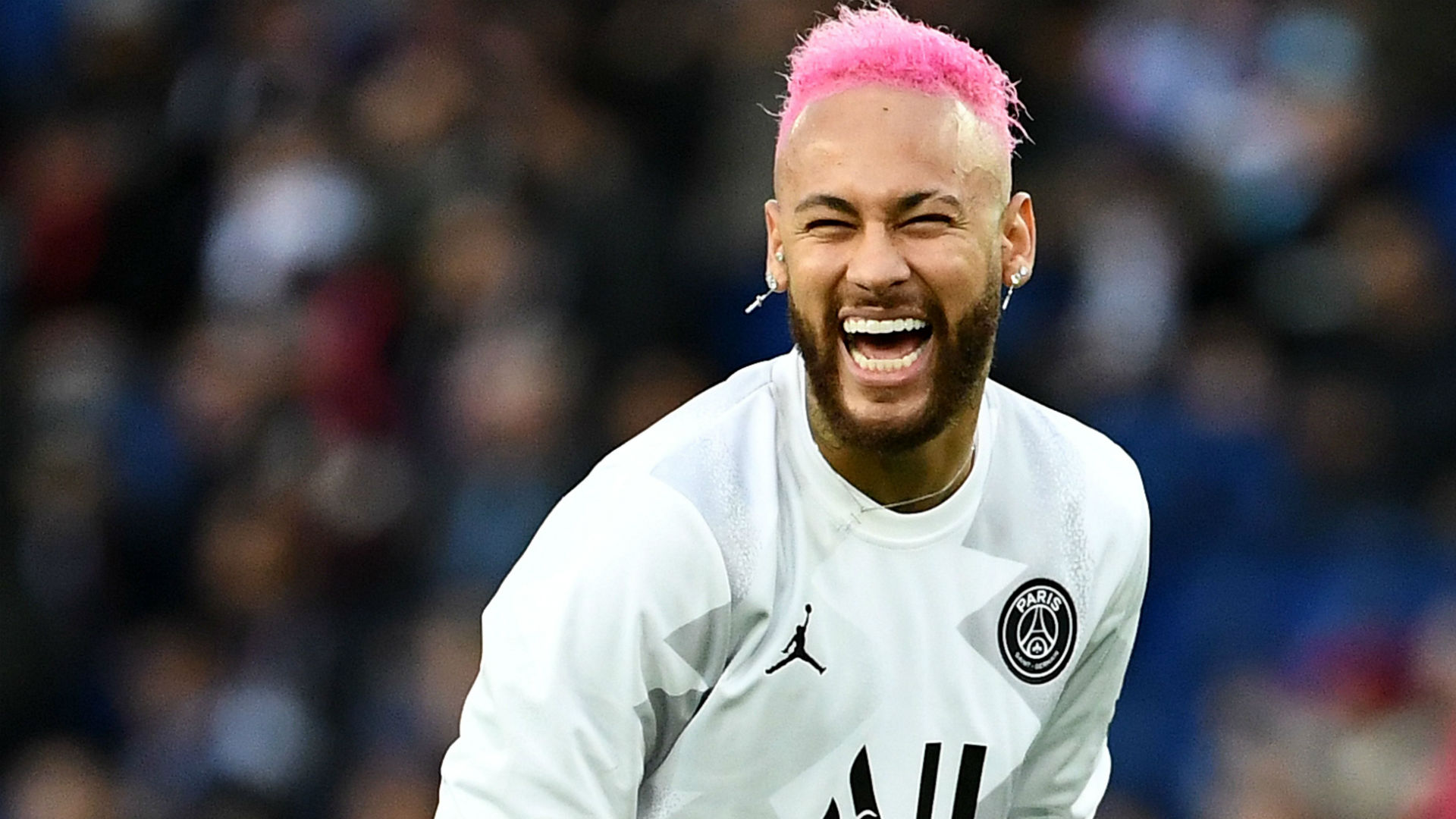 休斯顿太空人由于连续百败赛季，换回了大量未来潜力股并开始重建